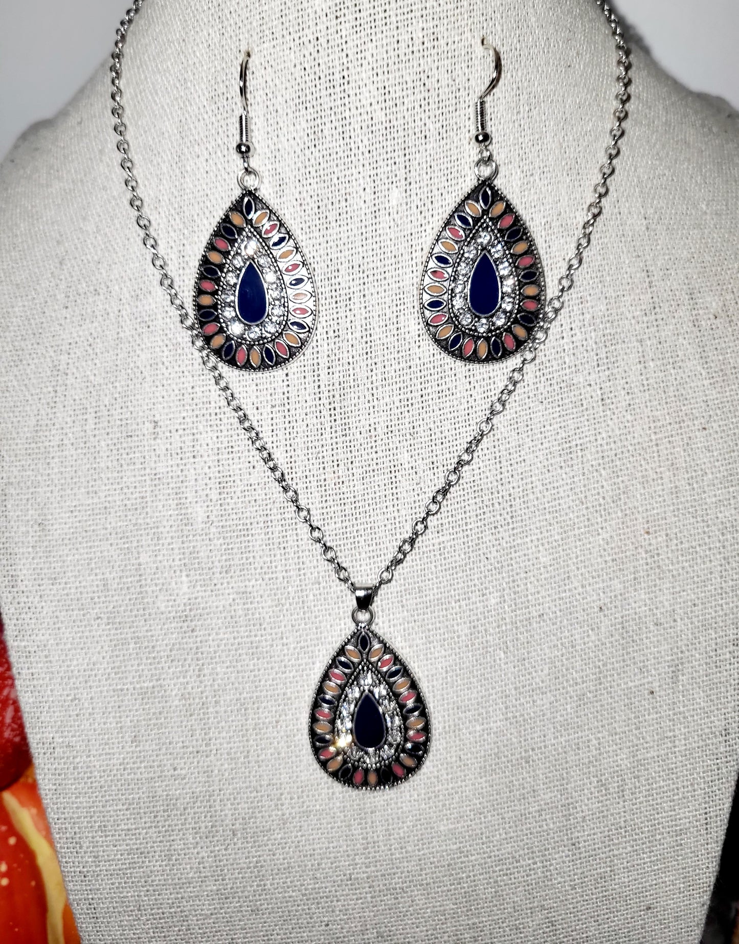 Multicolor Tea drop Shaped Drop Earrings and Necklace